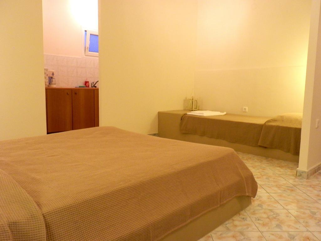 Parasporos Village Adamantas  Kamer foto