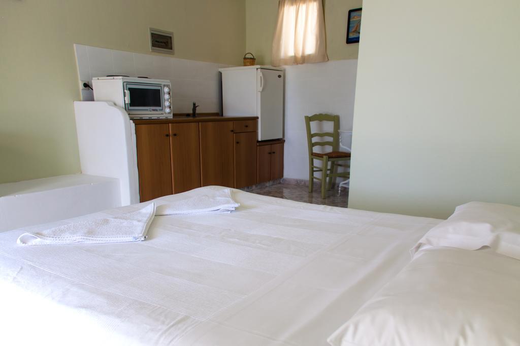 Parasporos Village Adamantas  Kamer foto